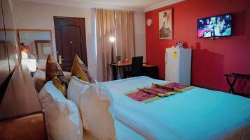 Deluxe Suite | Desk, laptop workspace, free WiFi