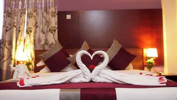 Desk, laptop workspace, free WiFi