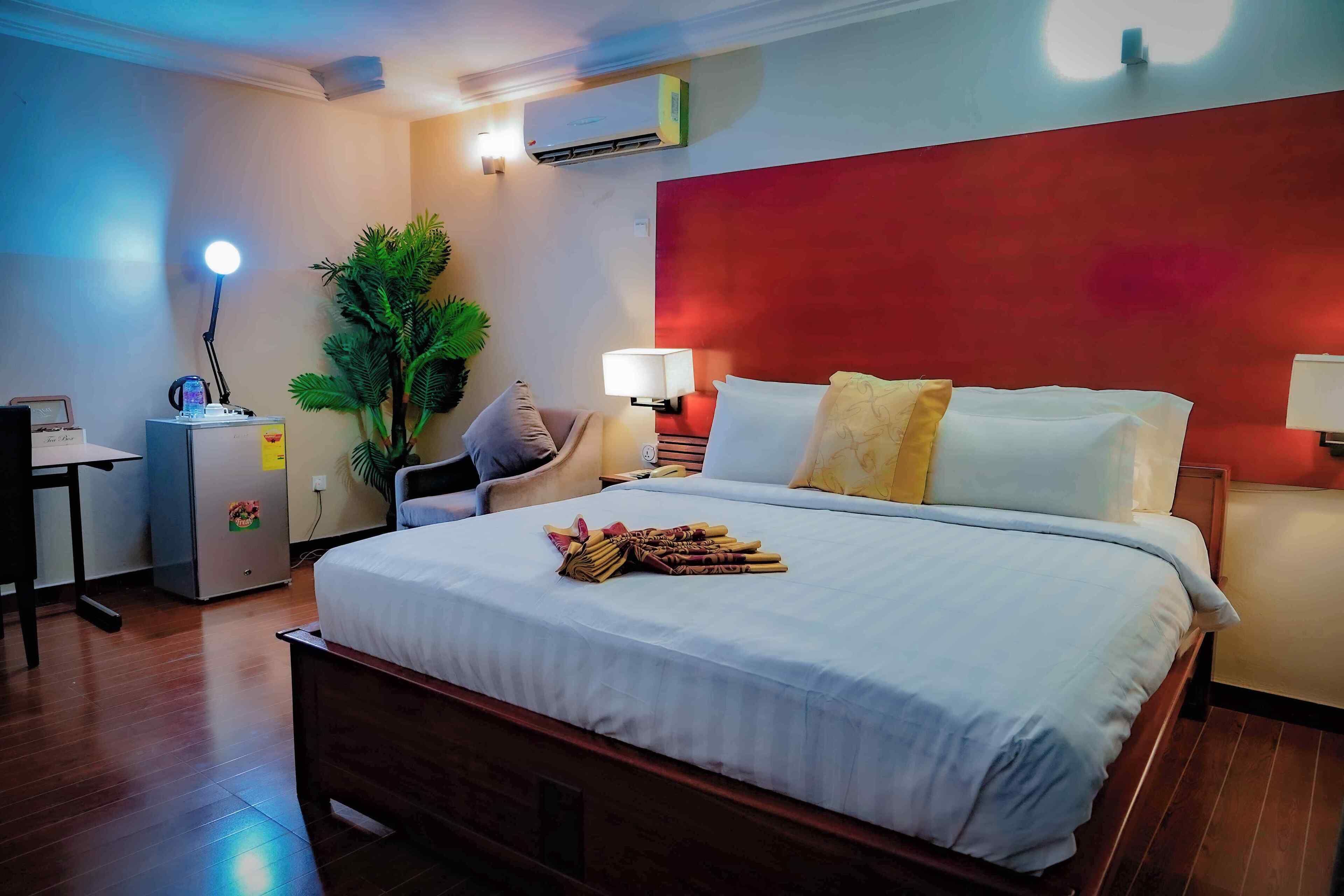 Luksus-dobbeltrom | Skrivebord, skrivebord for bærbar PC og wi-fi (inkludert)