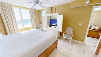 Condo, 3 Bedrooms | 3 bilik tidur, seterika/papan seterika, Wi-fi percuma