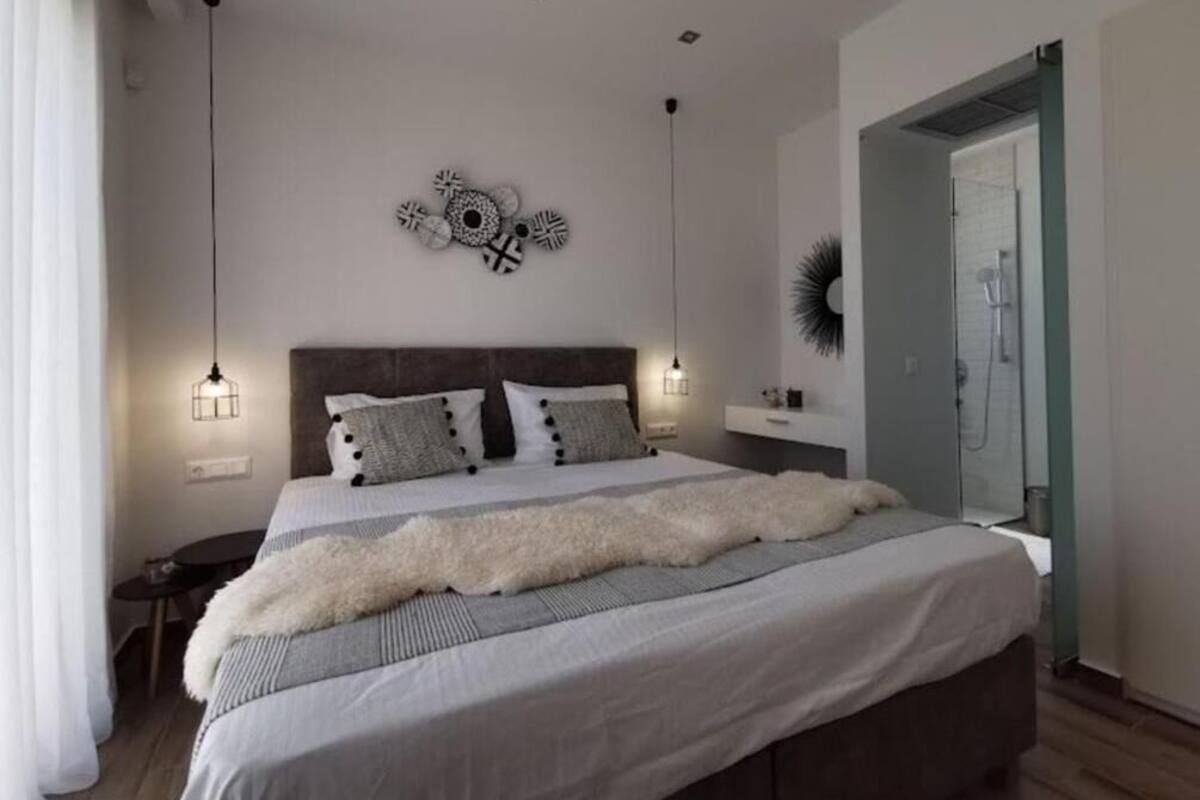 Lyxvilla - havsutsikt | Skrivbord, arbetsyta för laptop, mörkläggningsgardiner och ljudisolering