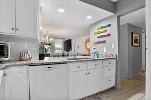 Fridge, microwave, oven, stovetop - Ocean One 220 - Second Floor Beachside Condo (Hilton Head Island)