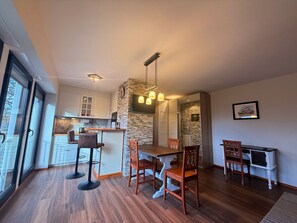 Dining - Fully furnished flat in a lovely villa (Bergisch Gladbach)