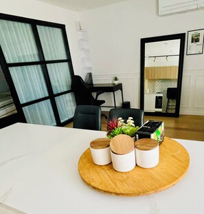 Interior - Chic Braddon Branx Apartment Near Cafés & CBD (Braddon)