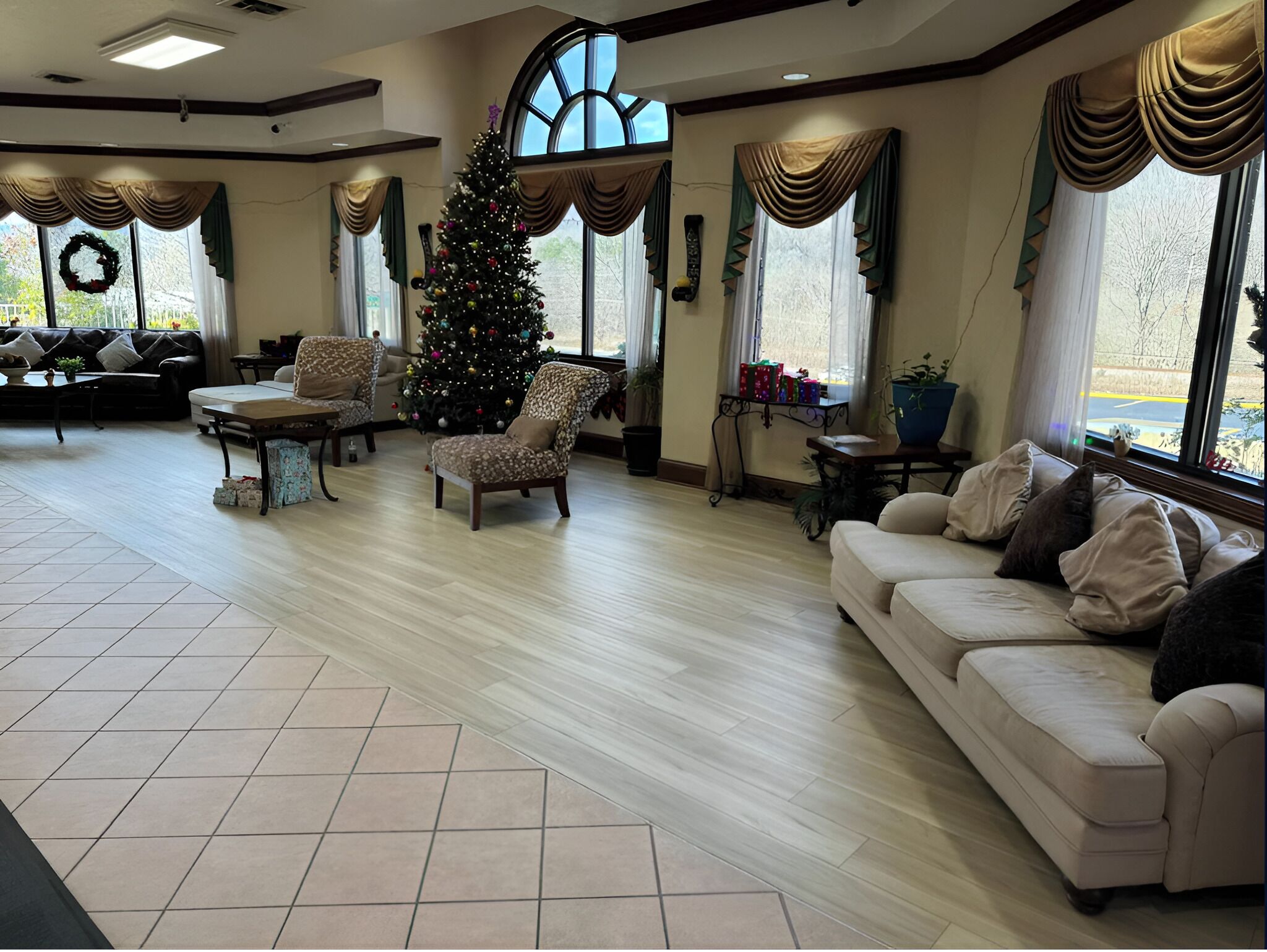 Gather and relax in a roomy lounge filled with natural light.