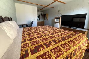 Bügeleisen/Bügelbrett, kostenloses WLAN, Bettwäsche