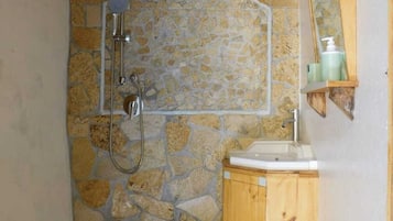 HÄrtork, handdukar, tvÄl och toalettpapper