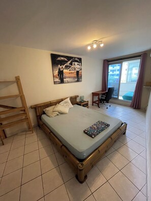 WiFi, bed sheets - Quiet, functional apartment - ideal for couples/families (Saint-Paul)