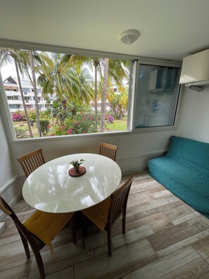 Interior - Quiet, functional apartment - ideal for couples/families (Saint-Paul)