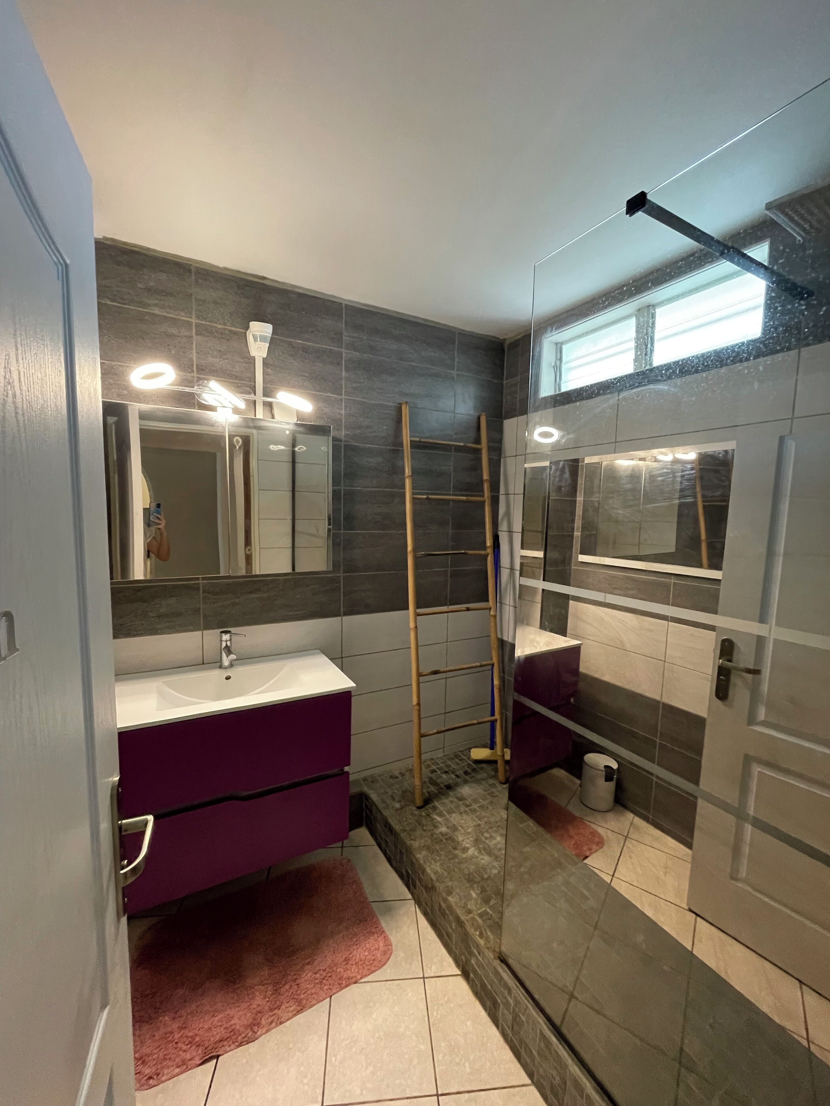 Toallas y papel de baño 