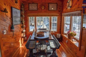 Dining - Charming 4 bedroom-Walk to Mayflower Beach (Dennis)