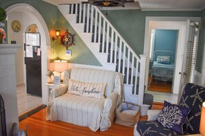 Interior - Charming 4 bedroom-Walk to Mayflower Beach (Dennis)