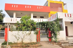 Exterior - 2-bedroom apartment in marvelous Warangal with AC comfort (WC6G+2Q karunapuram, Telangana)