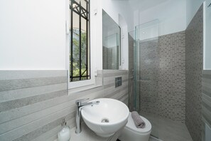Appartement, balcon, vue ville | Salle de bain