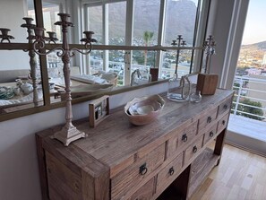 Interior - Luxury Tamboerskloof stay: panoramic Table Mountain views + secure parking (Cape Town)