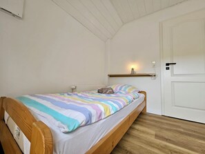 2 bedrooms, in-room safe, travel crib, free WiFi