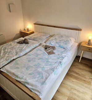 2 bedrooms, in-room safe, travel crib, free WiFi