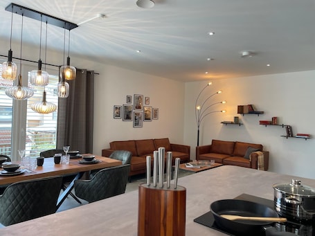 Dining. Vacation apartment Nostalgic 110 m² Apartmenthaus Traudl