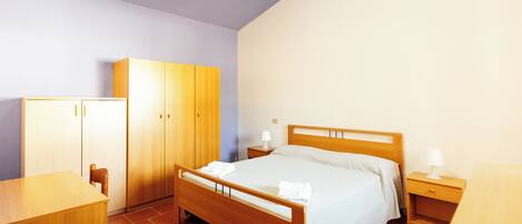 1 bedroom, free WiFi, bed sheets