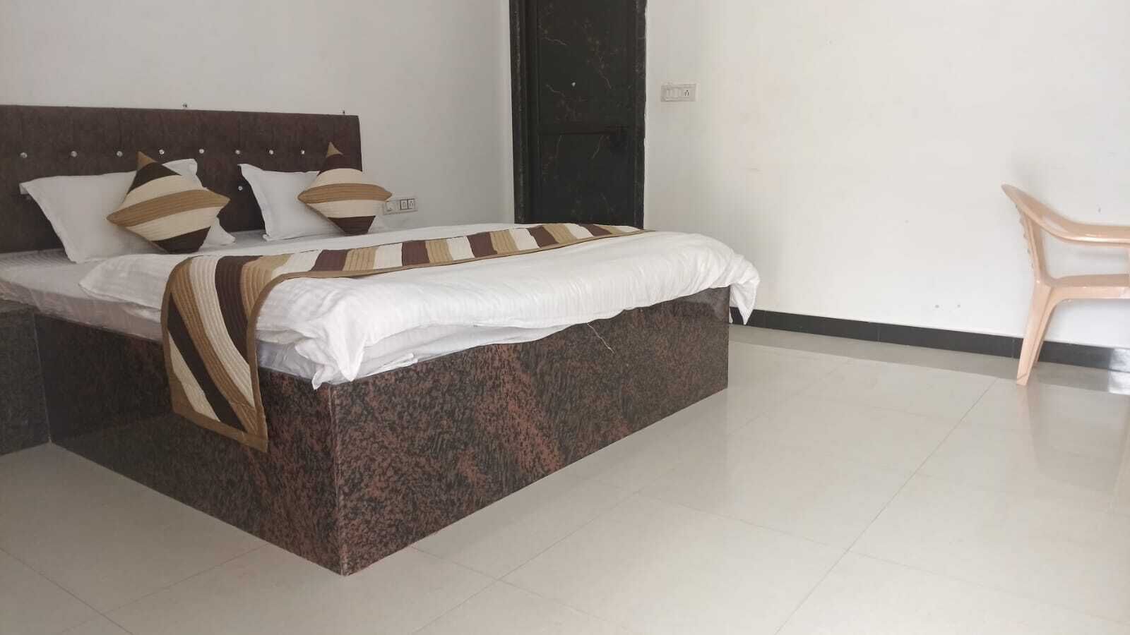 Deluxe Double Room, Garden View | Free WiFi