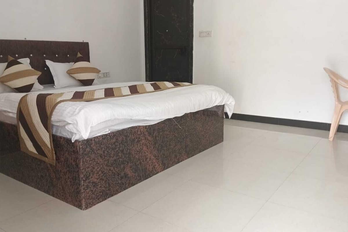 Deluxe Double Room, Garden View | Free WiFi