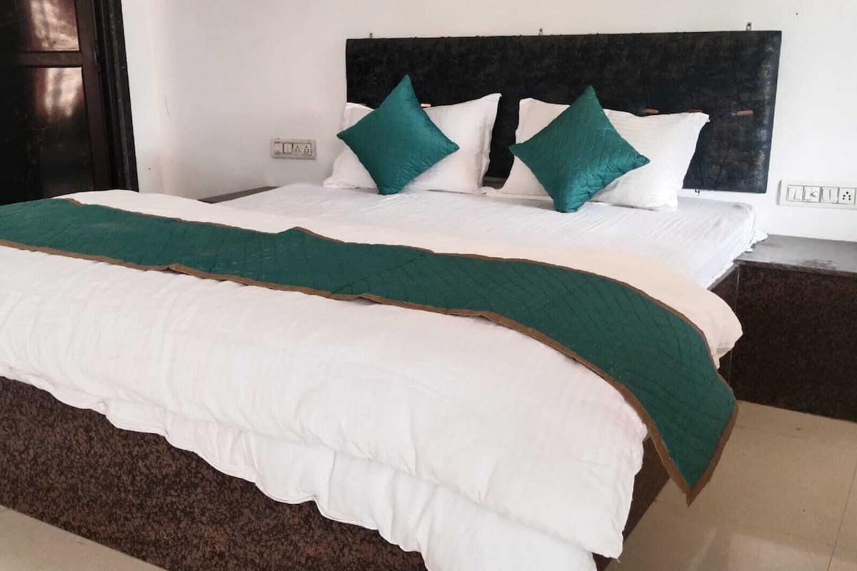 Superior Double Room, Garden View | Free WiFi