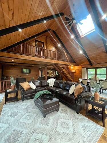 Meadow Ridge Lodge 4 Season Getaway