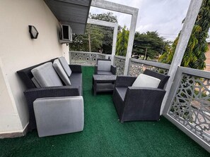 Property grounds - Tupon Luxury Apartment (Abuja)