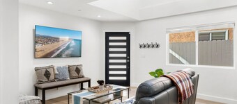 The Shores House | Luxe 4BR Retreat Near the Beach