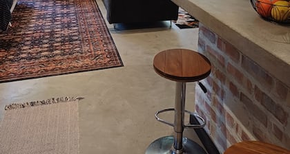 Adorable 1-bedroom cottage in pleasant Paarl for a relaxing stay