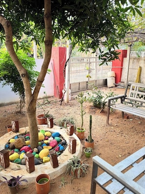 Property grounds - 2 bedroom apartment with air conditioning. surounded by mango trees.Pet frendly (WC6G+2Q karunapuram, Telangana)