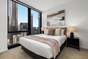 1 habitación, escritorio, tabla de planchar con plancha y wifi gratis 