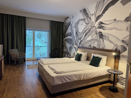 Escritorio y wifi gratis . Waldhotel Bad Essen