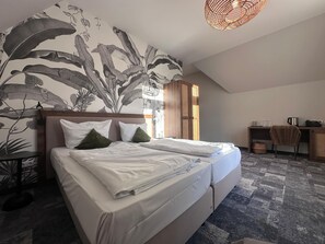 Desk, free WiFi - Waldhotel Bad Essen  (Bad Essen)