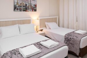 Standard Twin Room | Laptop workspace, free WiFi - Residencial Suiza (Lima)