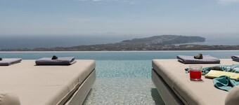 Villa - Sleeps 5 - Private Heated Pool-parking