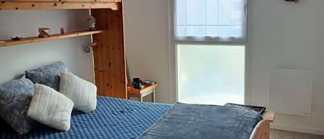 Fer et planche à repasser, Wi-Fi, draps fournis