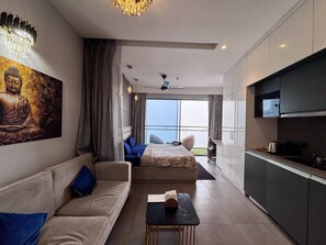 Studio Suite có tầm nhìn toàn cảnh, ban công, quang cảnh sông | Bếp riêng | Tủ lạnh nhỏ, lò vi sóng, lò nướng bánh mì 