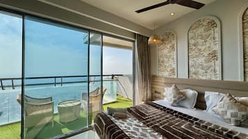 Elite Studio Suite, Balcony, River View | Television