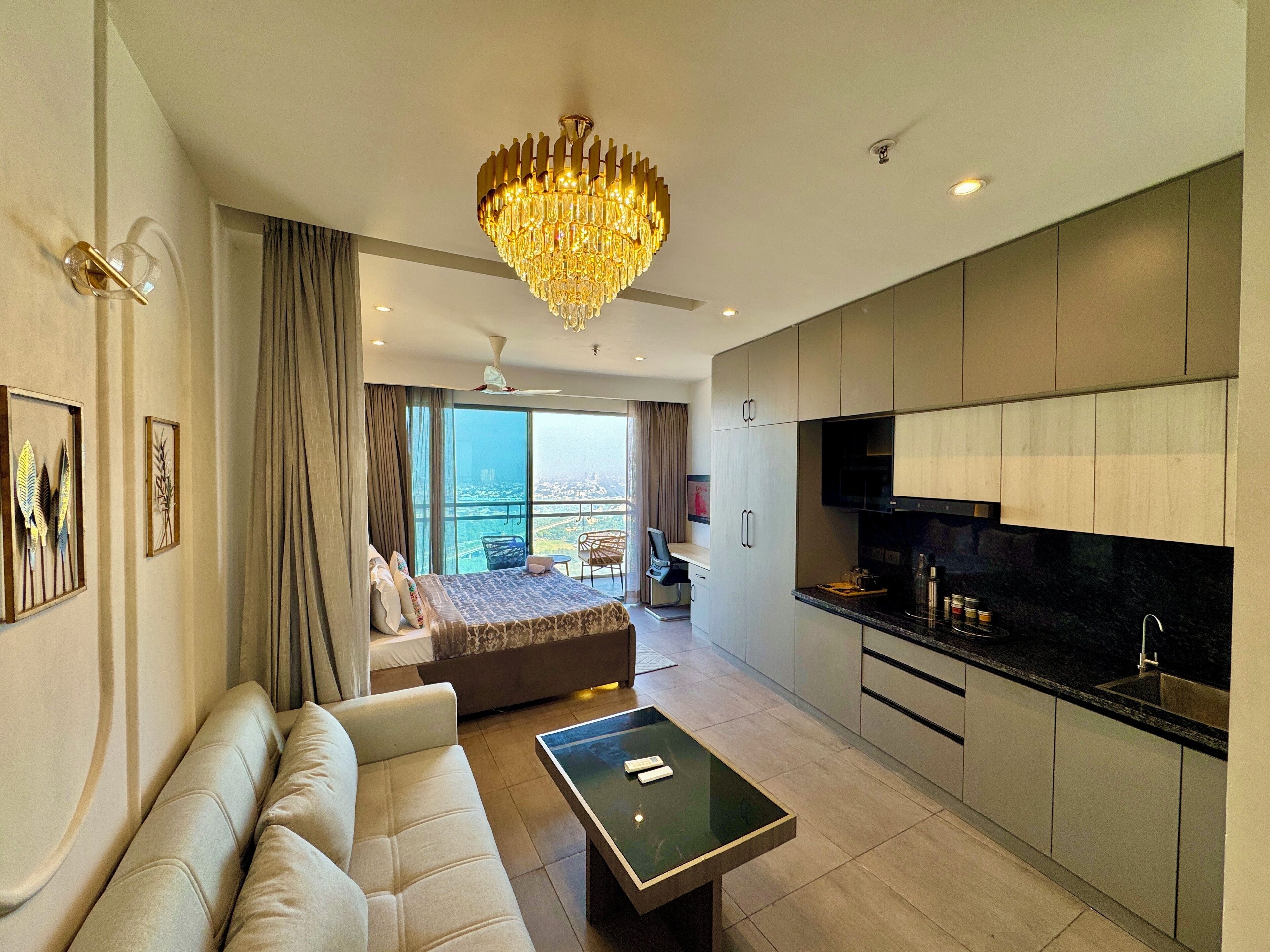 Panoramic Studio Suite, Balcony, River View | In-room dining