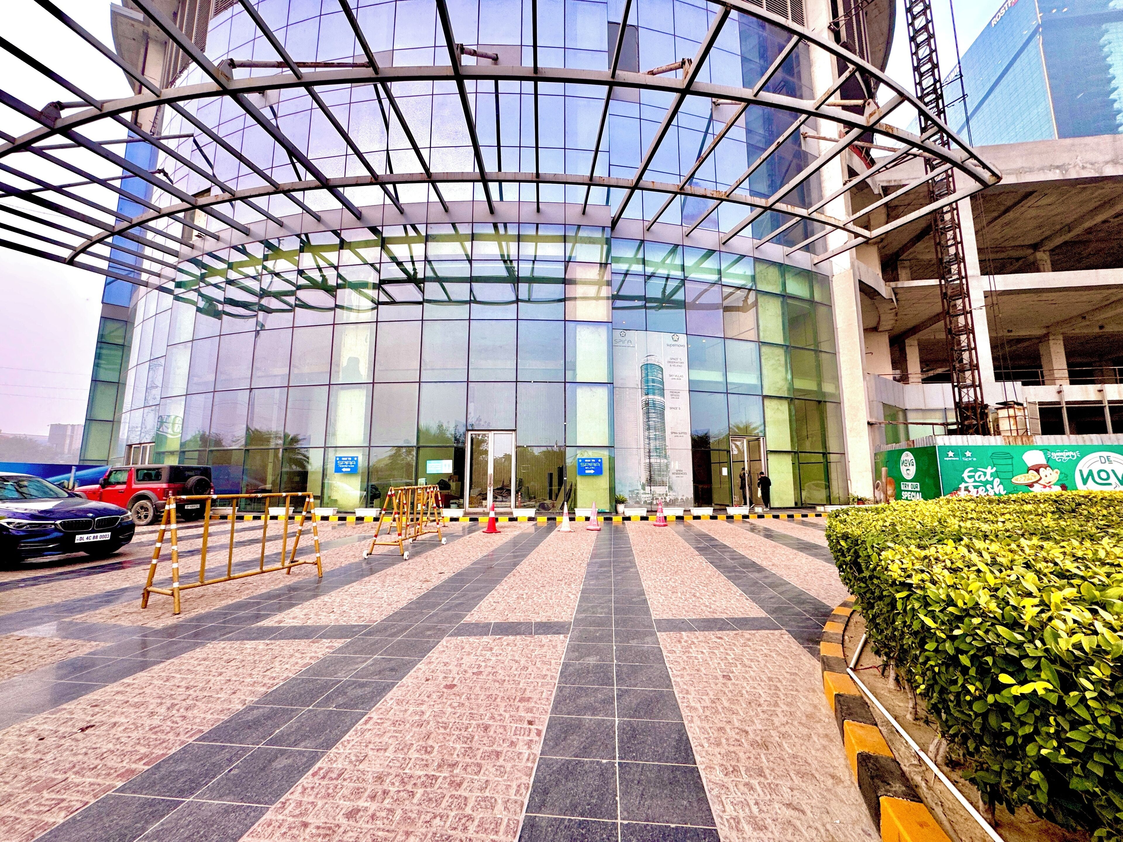 Pintu masuk hartanah