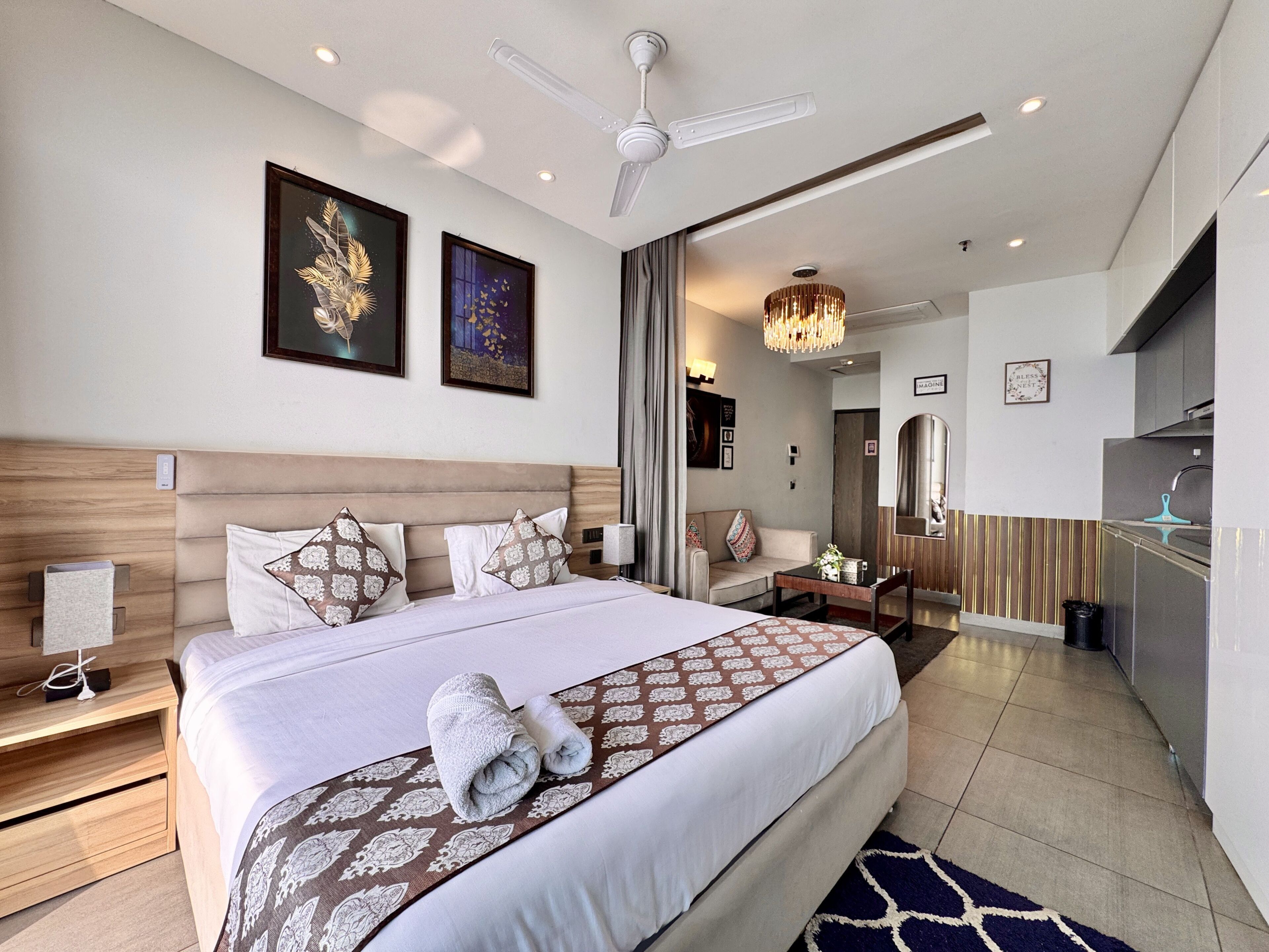 Signature Studio Suite, Balcony, River View | Individually furnished, desk, laptop workspace, blackout curtains