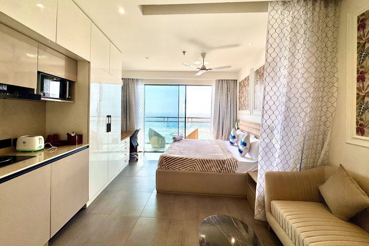 Luxury Studio Suite, 1 Bedroom, Balcony, River View | Individually furnished, desk, laptop workspace, blackout drapes