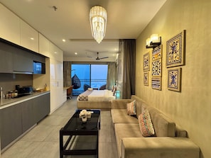 Suite estudio Elite, 1 habitación, balcón, vista al patio | Cocina privada | Frigobar, microondas, tostadora y utensilios de cocina