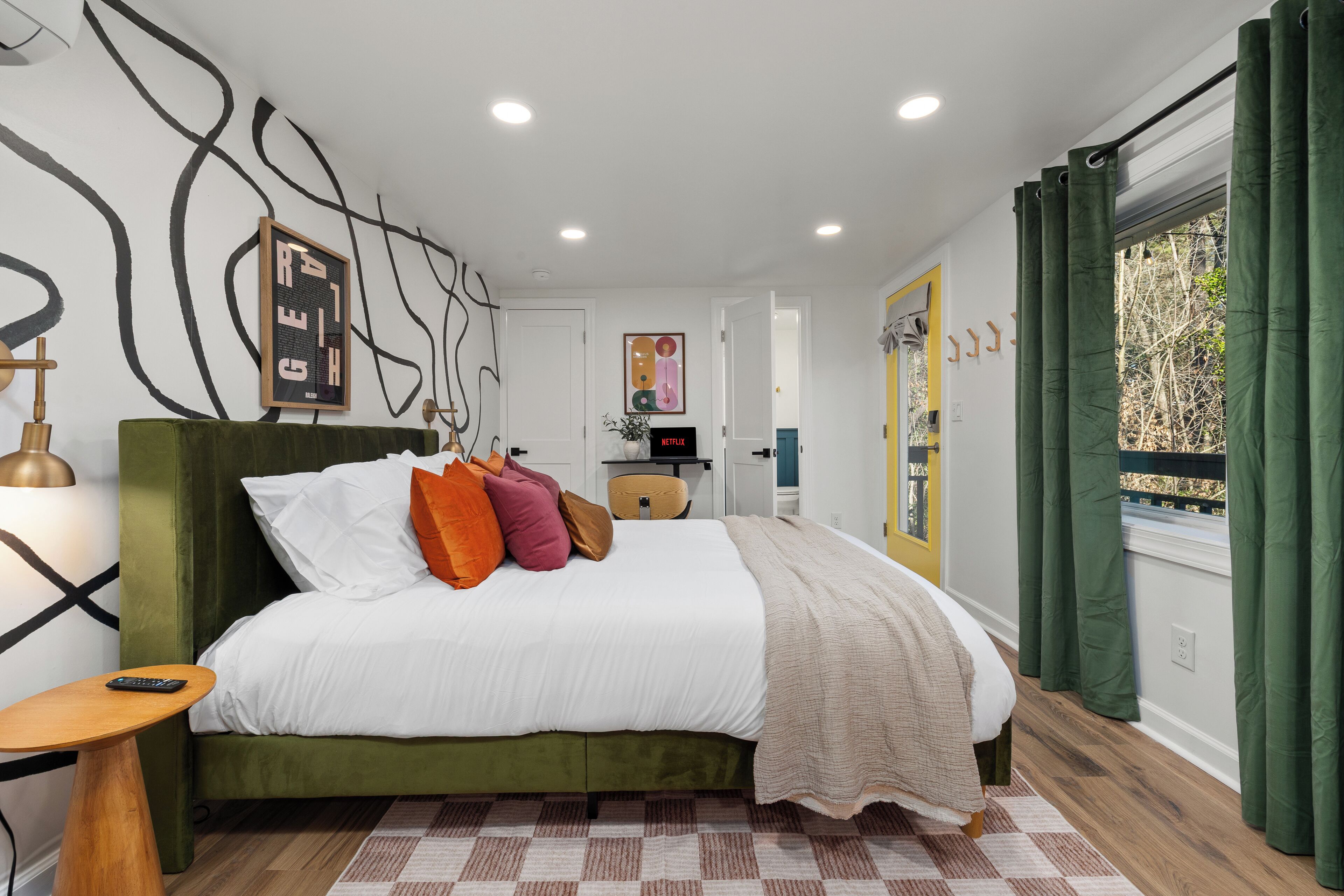 Bureau, fer et planche à repasser, Wi-Fi gratuit, draps fournis