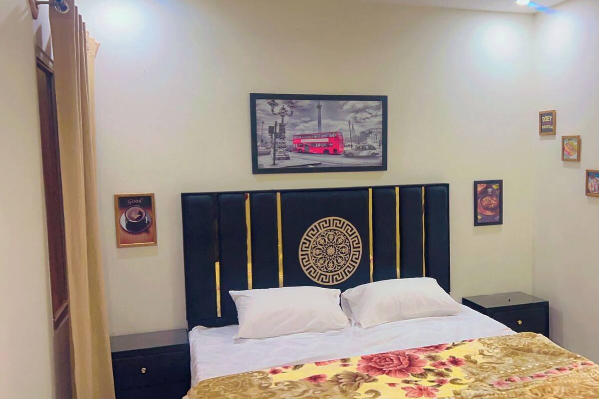 Sistema de insonorización, tabla de planchar con plancha y wifi gratis