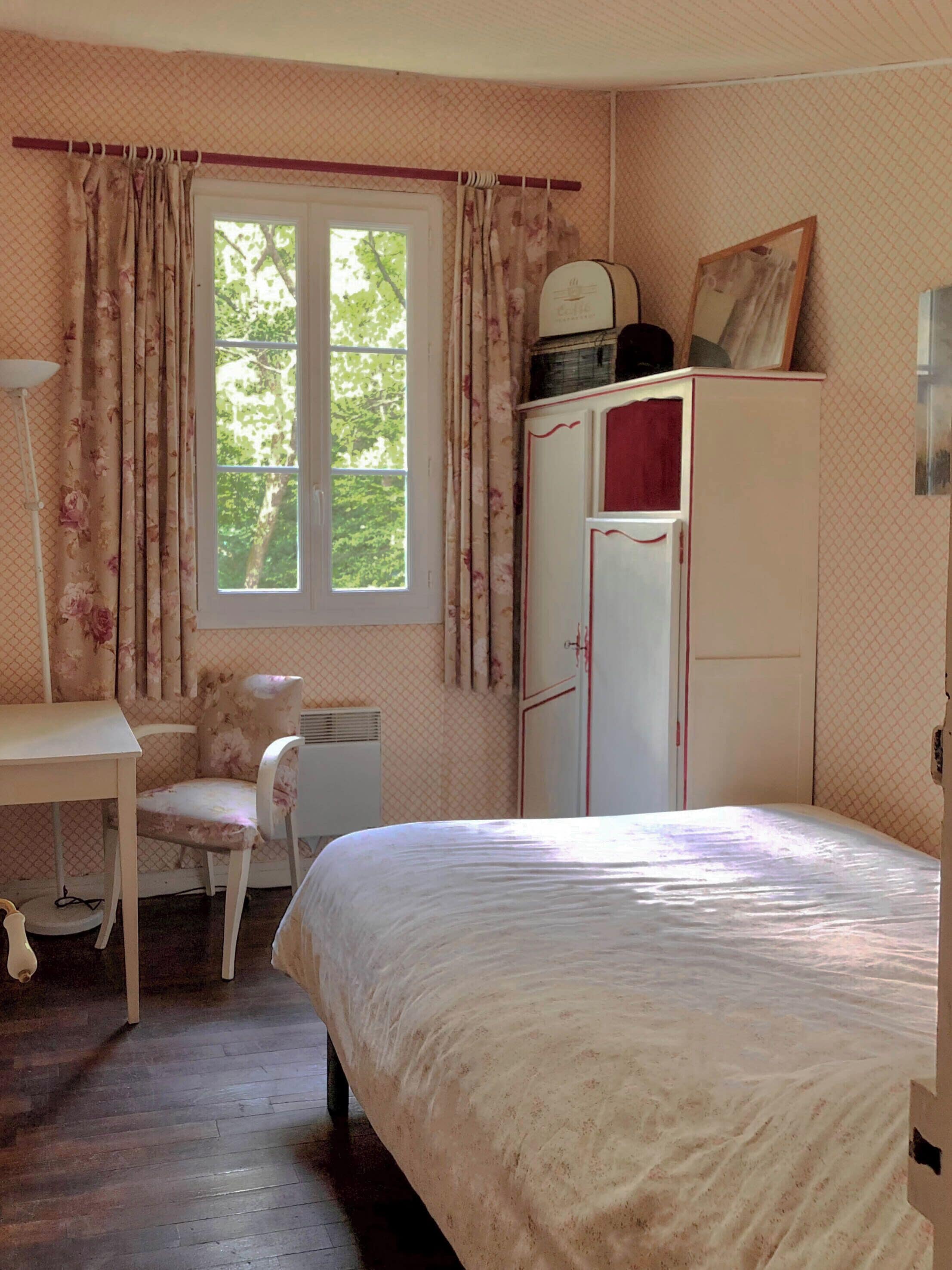 Fer et planche à repasser, accès Internet