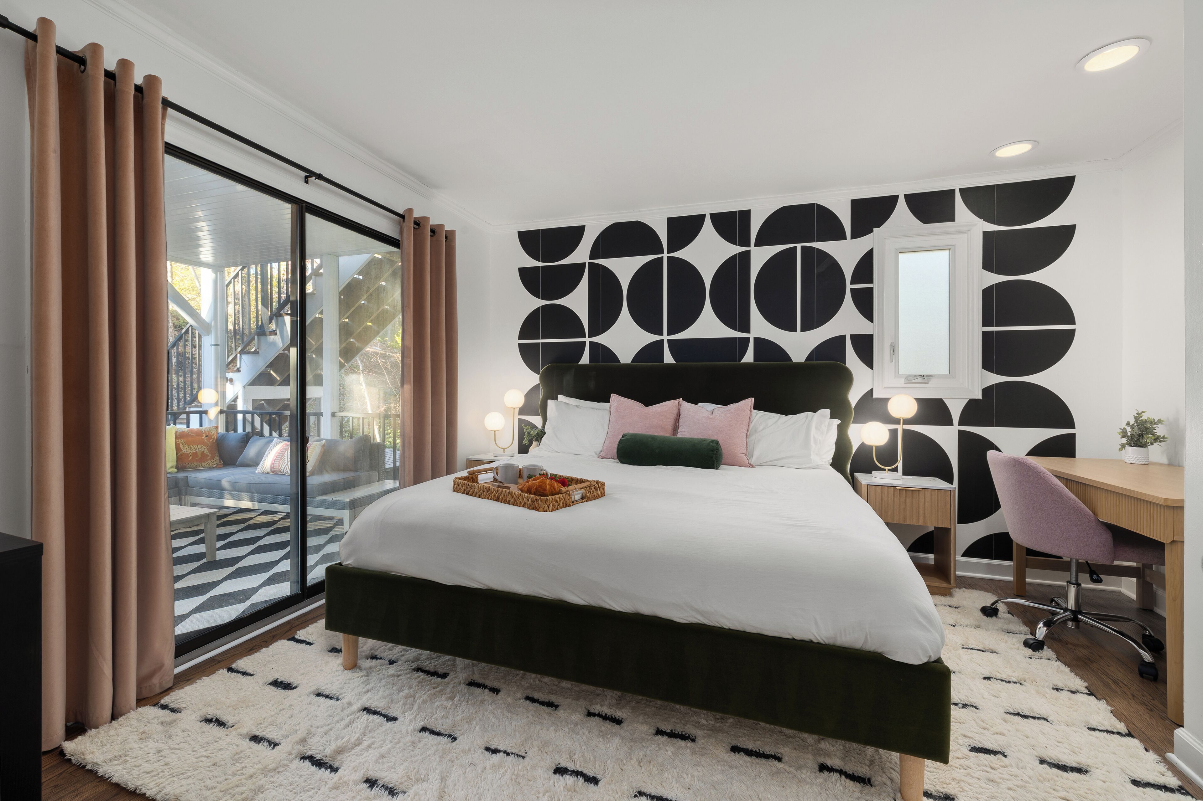 4 bedrooms, desk, iron/ironing board, free WiFi