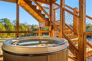 Outdoor spa tub - Cozy 5BD Pool Cabin | Theater + Hot Tub + Location (Sevierville)