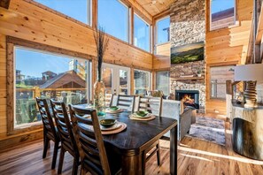Dining - Cozy 5BD Pool Cabin | Theater + Hot Tub + Location (Sevierville)